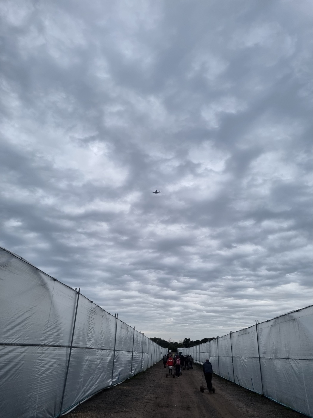 The corridor between rows of tunnels